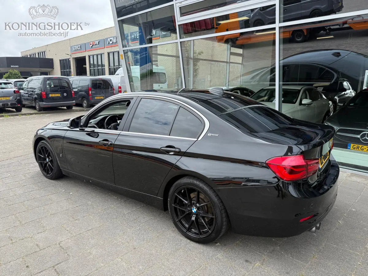 330e Centennial Executive
