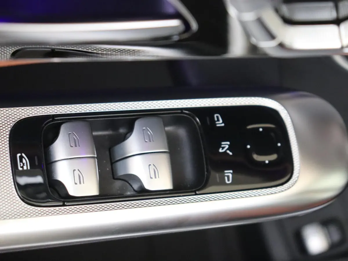 400e 4MATIC AMG Line Panoramadak / Luchtvering / Achterasbesturing / Memory / Head-up / 360 Camera / Treeplanken