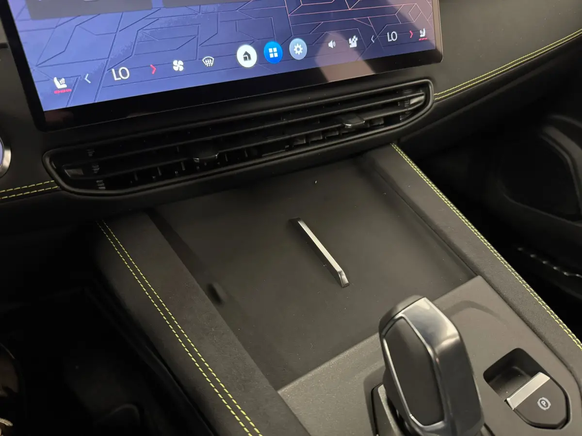 1.5 Core | Achteruitrijcamera | Alarmsysteem | Apple Carplay/Android Auto|telefoonintegratie premium