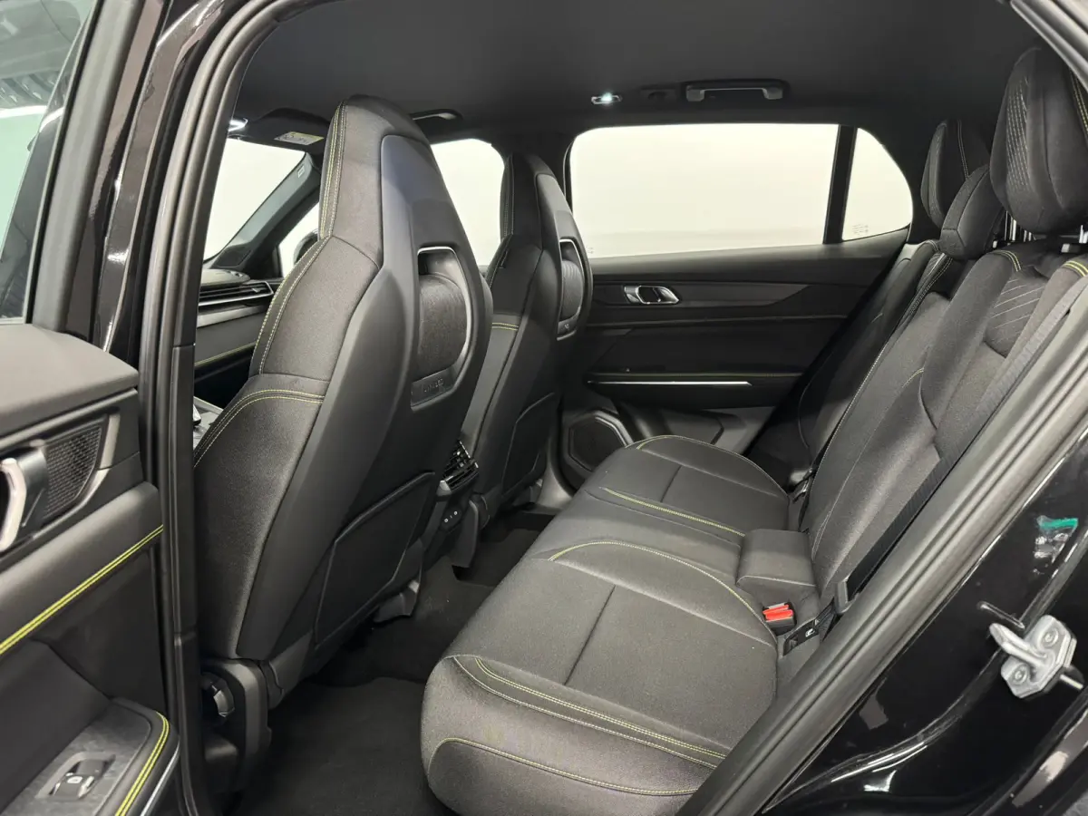 1.5 Core | Achteruitrijcamera | Alarmsysteem | Apple Carplay/Android Auto|telefoonintegratie premium