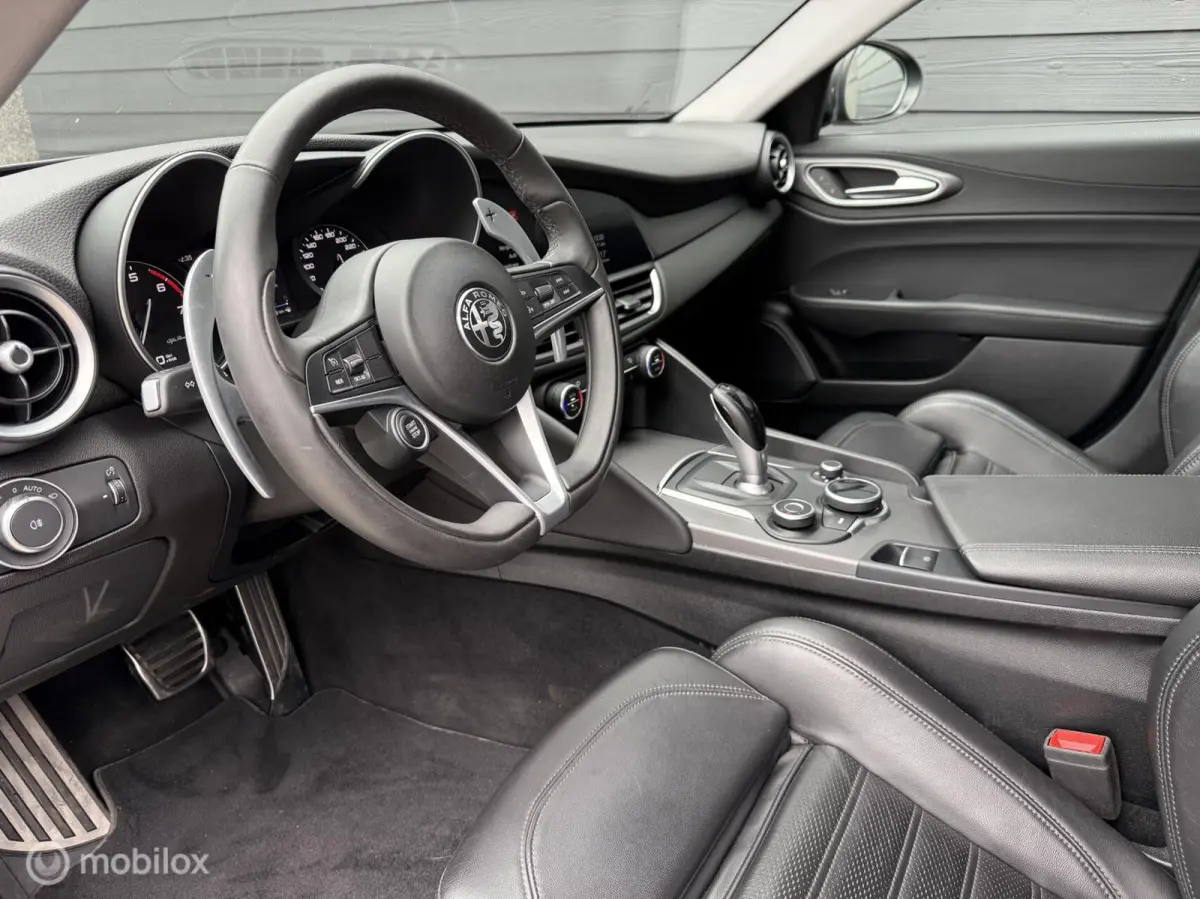 2.0 T AWD Veloce Black/Leder/LED/Camera/Cruise