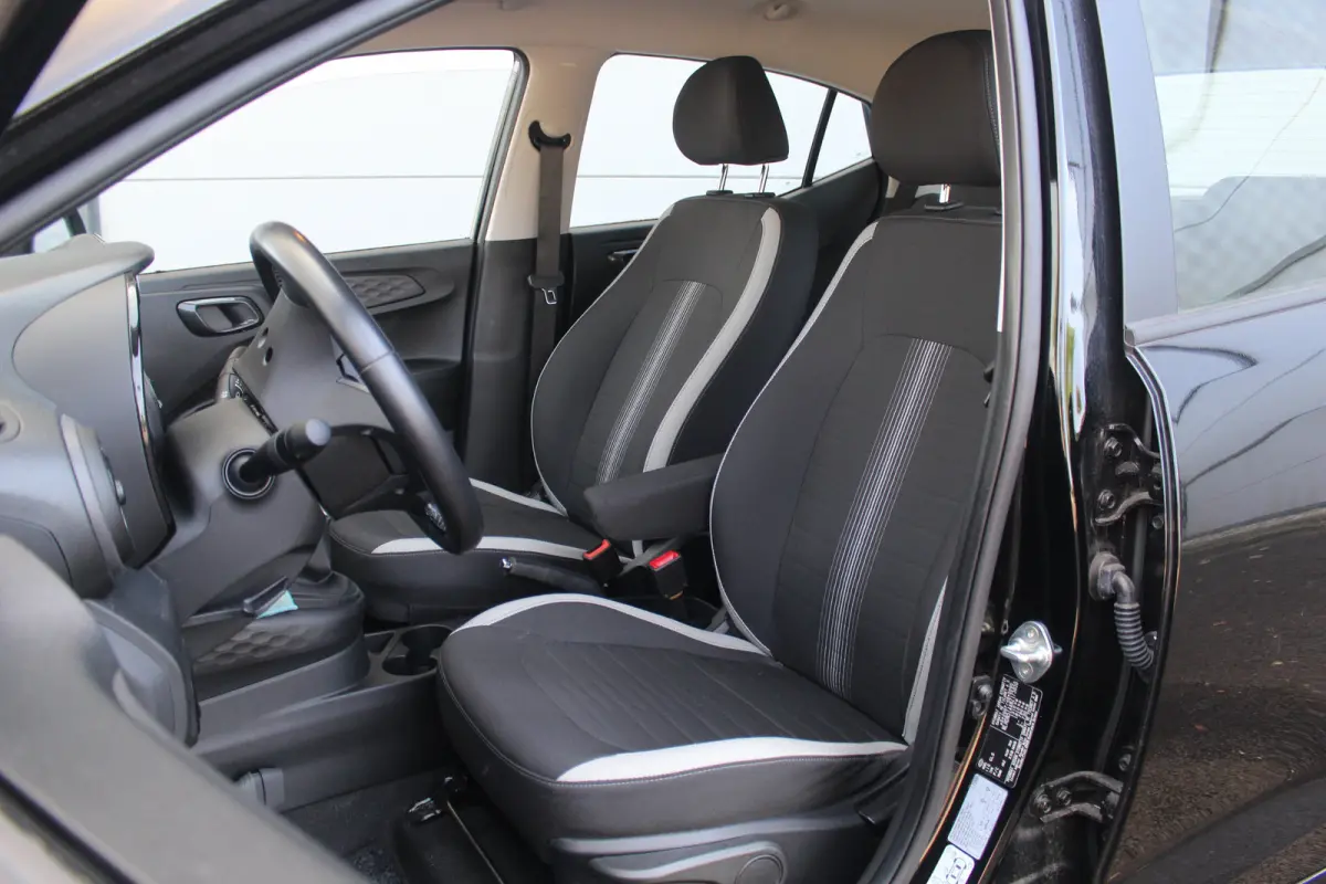 1.0 Comfort | Airco | Cruise C. | CarPlay | Elec. pakket | Airco | Cruise C. | CarPlay | Elec. pakket |