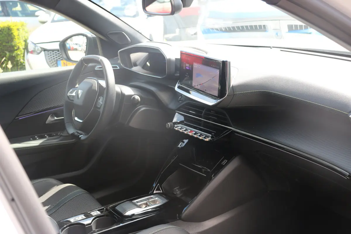 EV GT Avantage 54 kWh | Navi | Camera V+A | Ad. cruise | Keyless | DAB | LMV 17"|