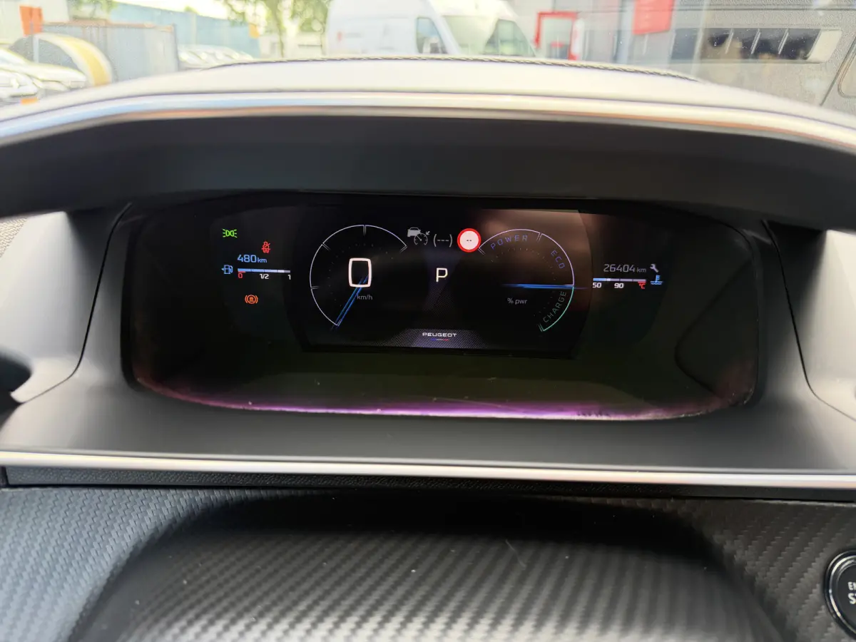 145pk Hybrid GT (360gr Camera - Keyless Entry - LED - Parkeersensoren V+A - Adaptieve Cruise Controle - 17"incl 4S - Draadloos laden - Automatische Airco)