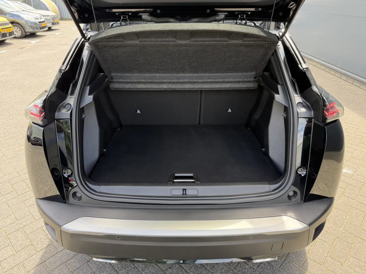 145pk Hybrid GT (360gr Camera - Keyless Entry - LED - Parkeersensoren V+A - Adaptieve Cruise Controle - 17"incl 4S - Draadloos laden - Automatische Airco)
