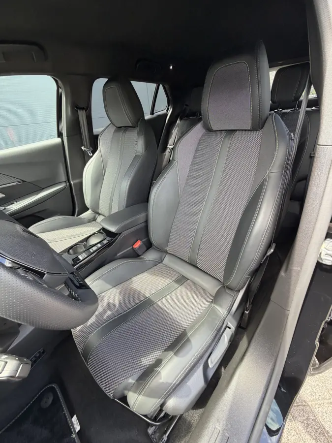 145pk Hybrid GT (360gr Camera - Keyless Entry - LED - Parkeersensoren V+A - Adaptieve Cruise Controle - 17"incl 4S - Draadloos laden - Automatische Airco)