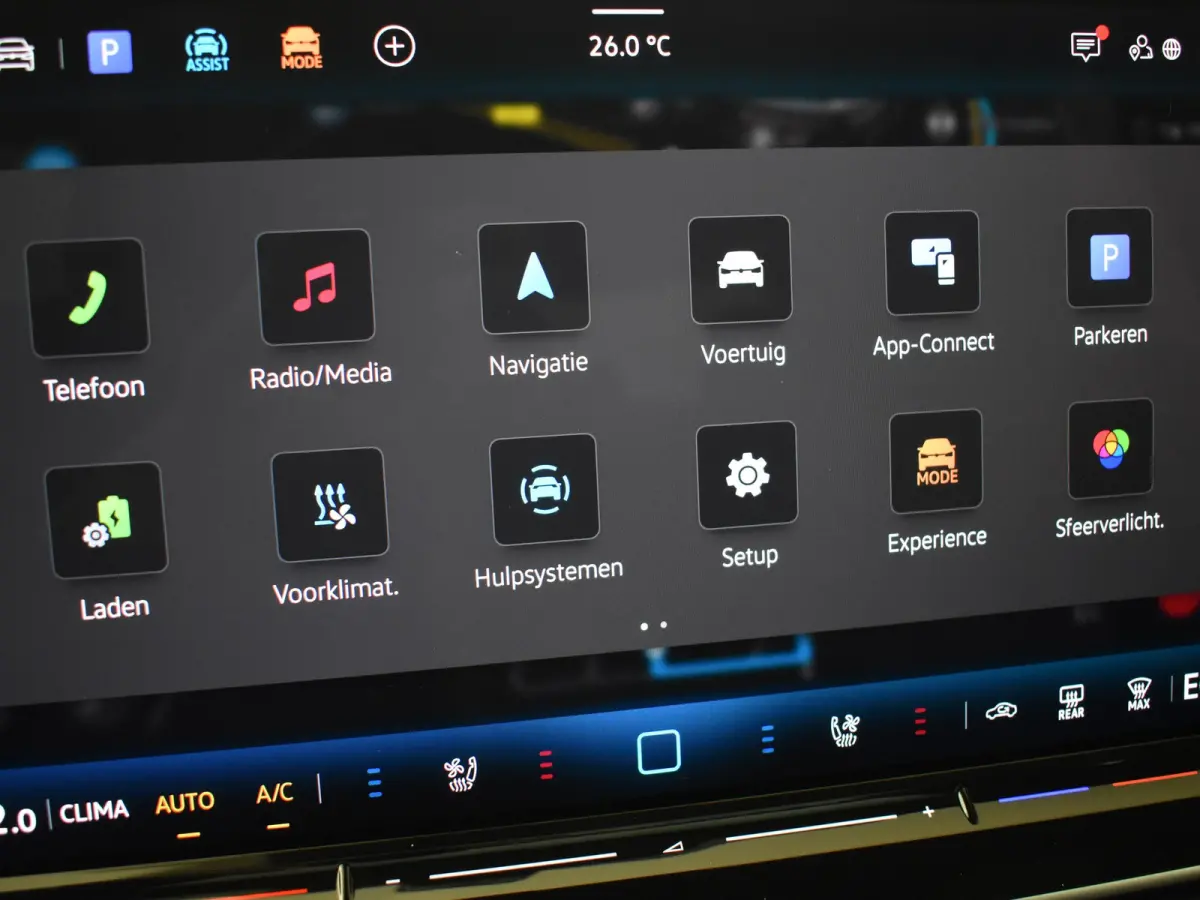 1.5 eHybrid Black Edition 272Pk DSG/AUTO | Pano Dak | Leder l Elektr. Stoel incl Memory l SOH 98% | Harman Kardon | 360gr Camera | Trekhaak elektr. | IQ Light | Navigatie | Keyless | Stoel/s