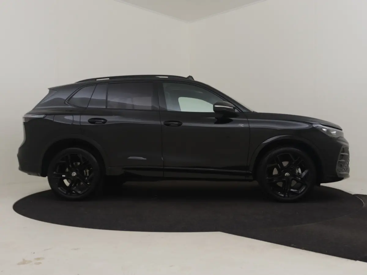 1.5 eHybrid Black Edition 272Pk DSG/AUTO | Pano Dak | Leder l Elektr. Stoel incl Memory l SOH 98% | Harman Kardon | 360gr Camera | Trekhaak elektr. | IQ Light | Navigatie | Keyless | Stoel/s