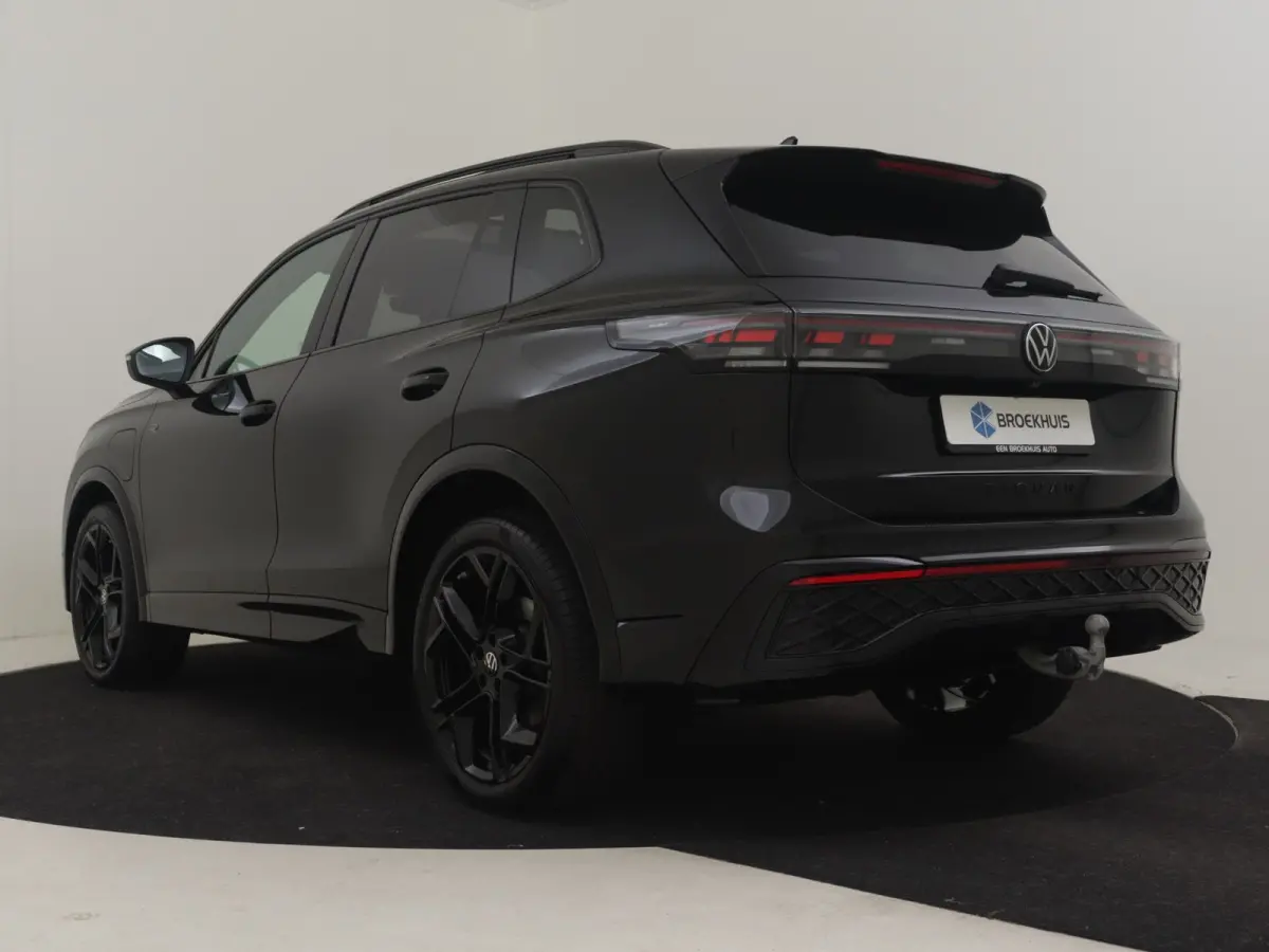 1.5 eHybrid Black Edition 272Pk DSG/AUTO | Pano Dak | Leder l Elektr. Stoel incl Memory l SOH 98% | Harman Kardon | 360gr Camera | Trekhaak elektr. | IQ Light | Navigatie | Keyless | Stoel/s