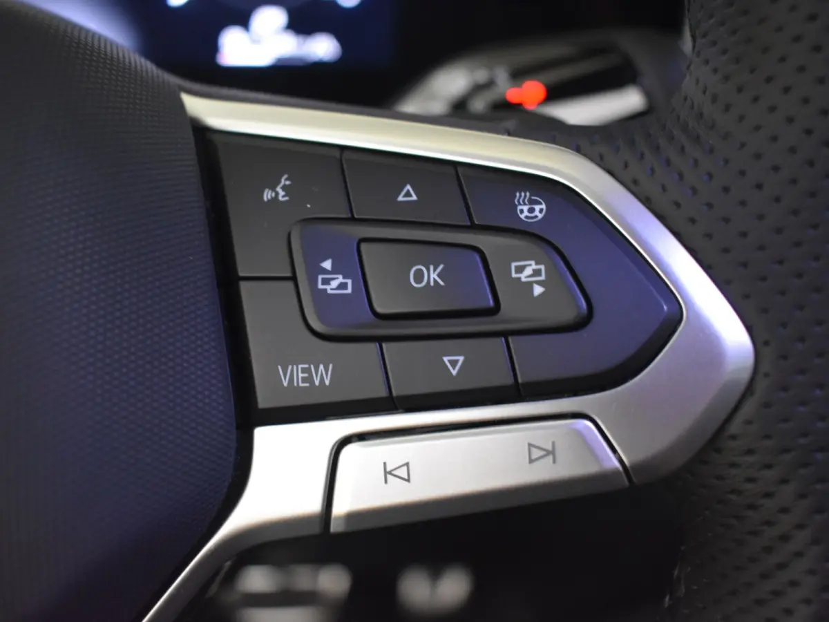 1.5 eHybrid Black Edition 272Pk DSG/AUTO | Pano Dak | Leder l Elektr. Stoel incl Memory l SOH 98% | Harman Kardon | 360gr Camera | Trekhaak elektr. | IQ Light | Navigatie | Keyless | Stoel/s