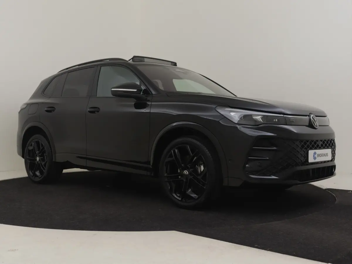 1.5 eHybrid Black Edition 272Pk DSG/AUTO | Pano Dak | Leder l Elektr. Stoel incl Memory l SOH 98% | Harman Kardon | 360gr Camera | Trekhaak elektr. | IQ Light | Navigatie | Keyless | Stoel/s