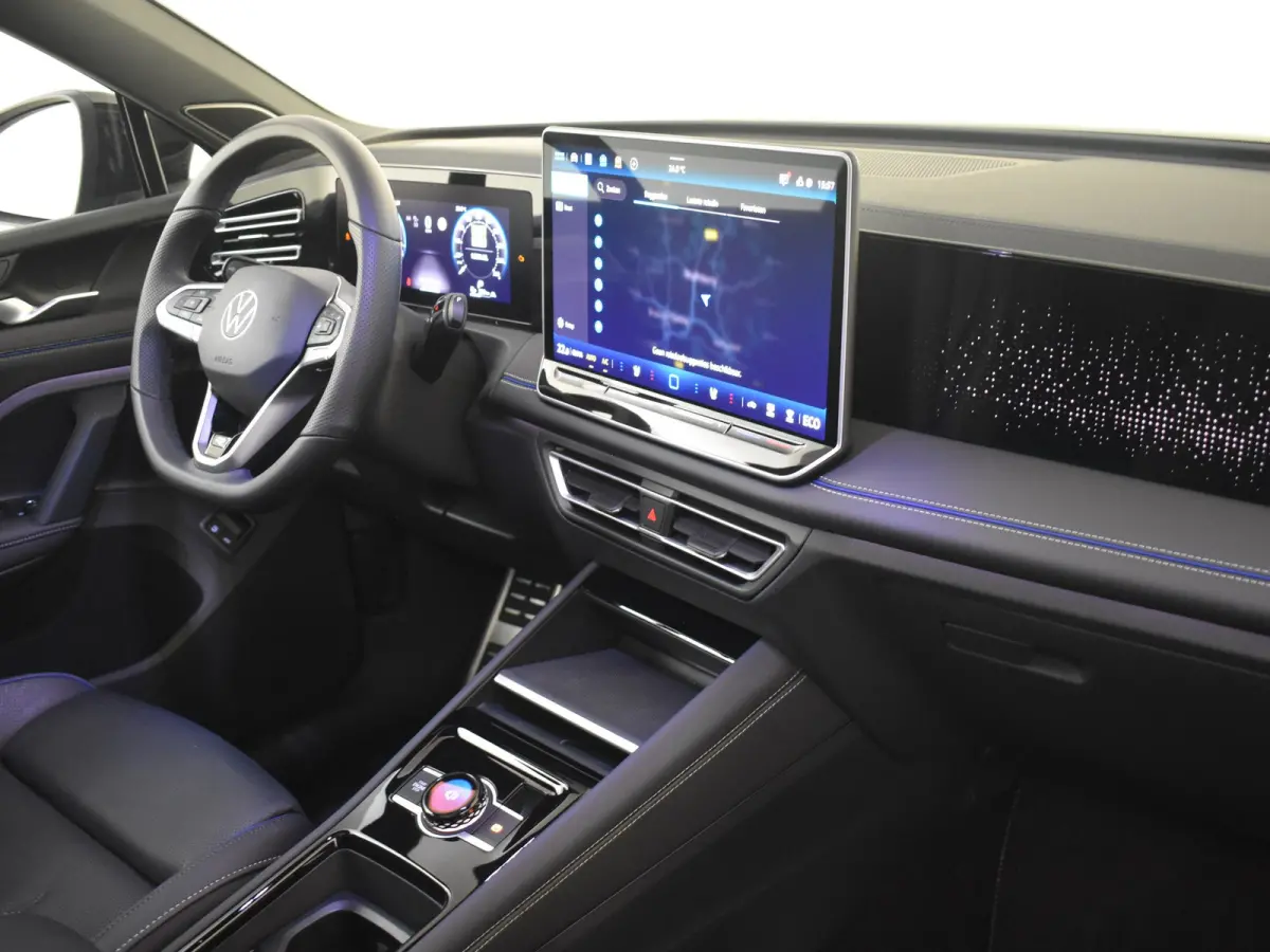 1.5 eHybrid Black Edition 272Pk DSG/AUTO | Pano Dak | Leder l Elektr. Stoel incl Memory l SOH 98% | Harman Kardon | 360gr Camera | Trekhaak elektr. | IQ Light | Navigatie | Keyless | Stoel/s