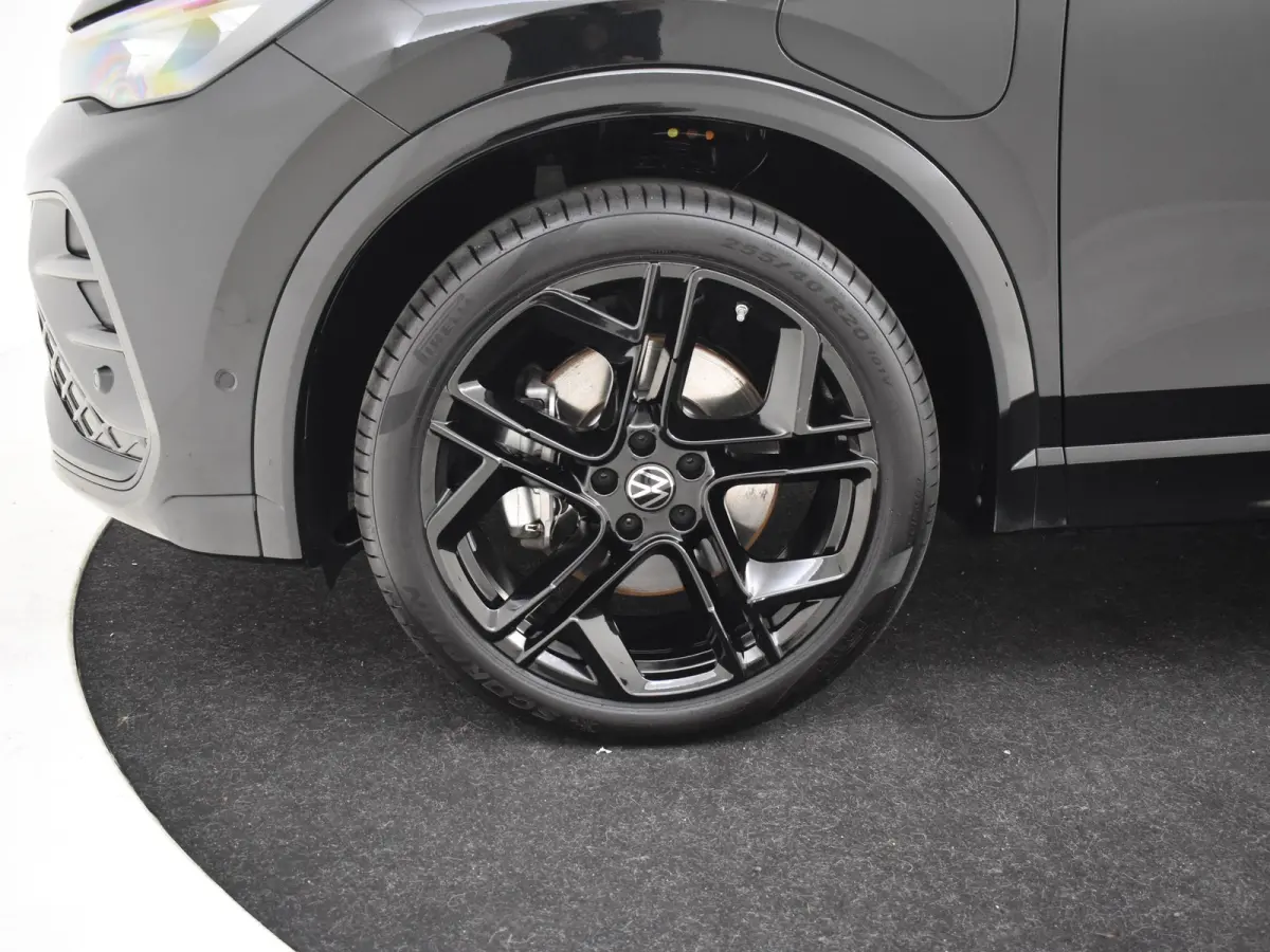 1.5 eHybrid Black Edition 272Pk DSG/AUTO | Pano Dak | Leder l Elektr. Stoel incl Memory l SOH 98% | Harman Kardon | 360gr Camera | Trekhaak elektr. | IQ Light | Navigatie | Keyless | Stoel/s