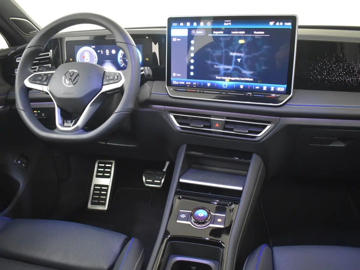 1.5 eHybrid Black Edition 272Pk DSG/AUTO | Pano Dak | Leder l Elektr. Stoel incl Memory l SOH 98% | Harman Kardon | 360gr Camera | Trekhaak elektr. | IQ Light | Navigatie | Keyless | Stoel/s
