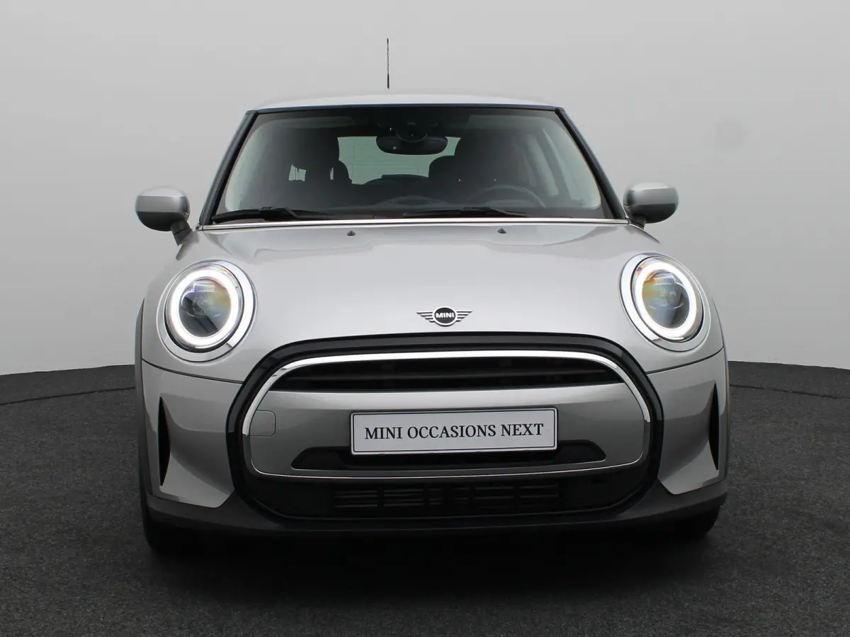 Cooper Premium Pakket + PDC + LED + Driving Assistant + Cruise Control + 16''