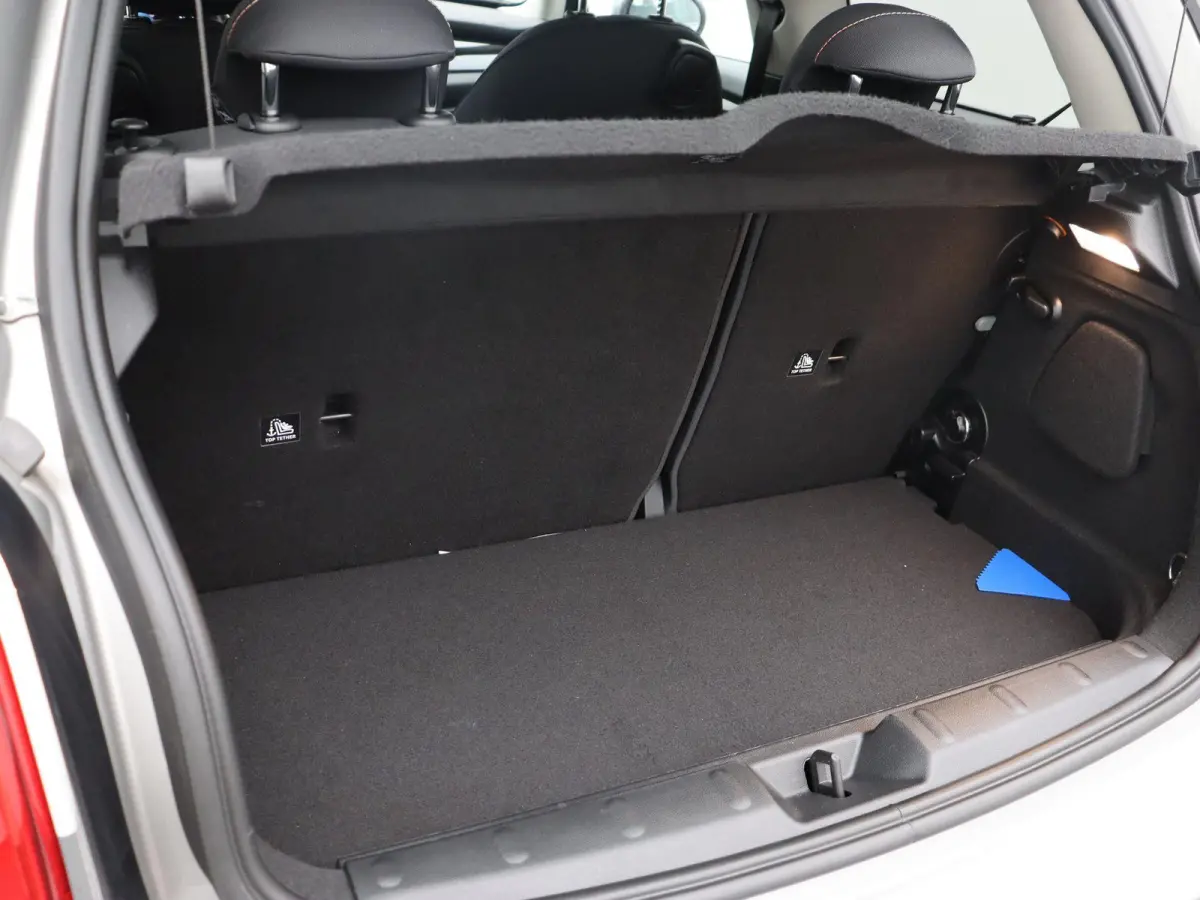 Cooper Premium Pakket + PDC + LED + Driving Assistant + Cruise Control + 16''
