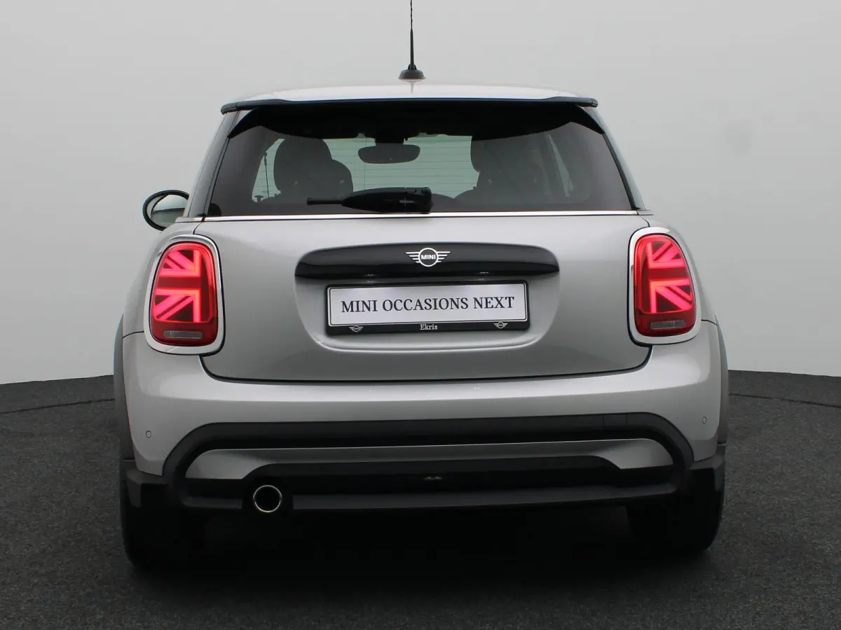 Cooper Premium Pakket + PDC + LED + Driving Assistant + Cruise Control + 16''