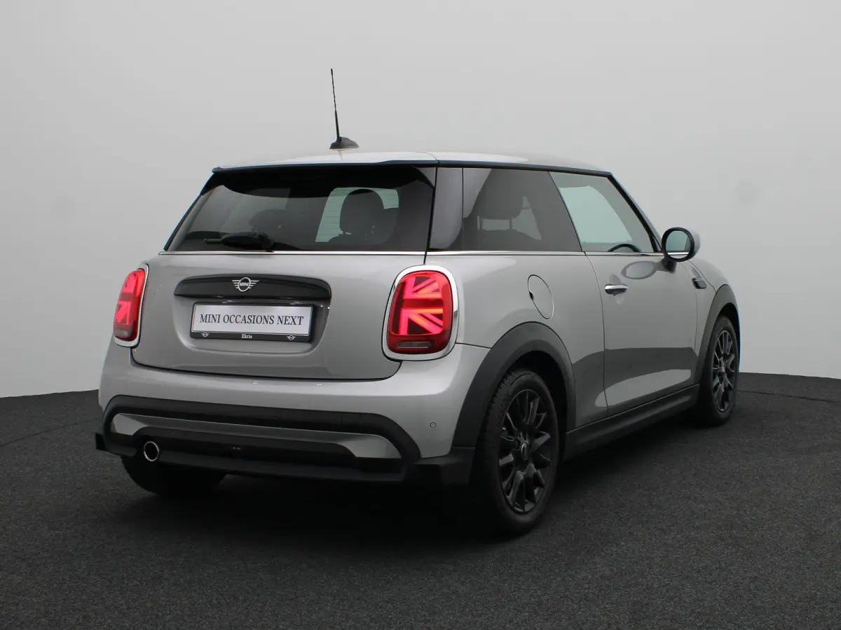 Cooper Premium Pakket + PDC + LED + Driving Assistant + Cruise Control + 16''