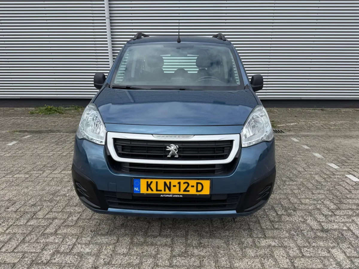 1.2 PureTech Allure,Parkeersensoren,cruisecontrol,Navigatie/bluetooth,trekhaak,