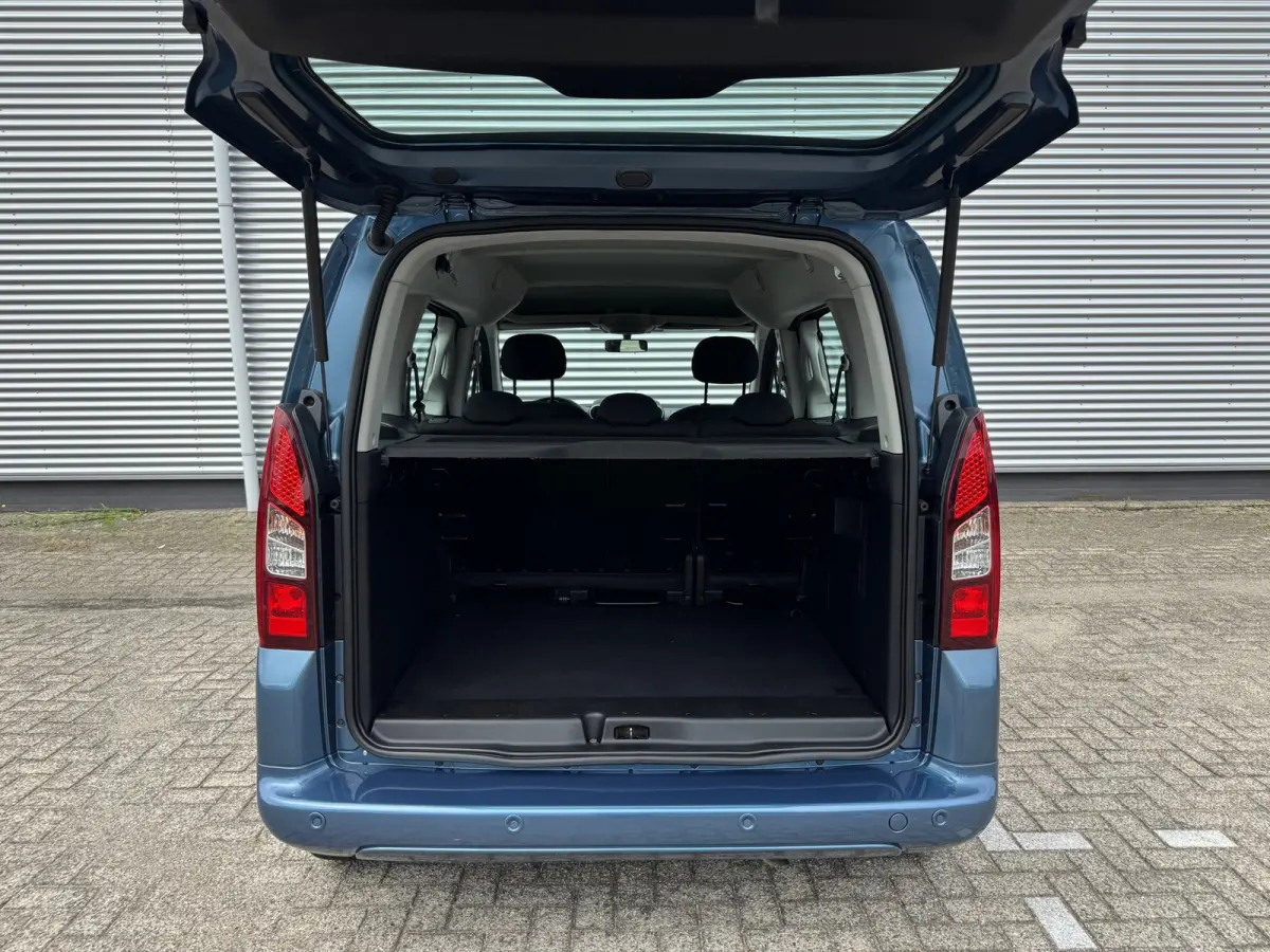 1.2 PureTech Allure,Parkeersensoren,cruisecontrol,Navigatie/bluetooth,trekhaak,
