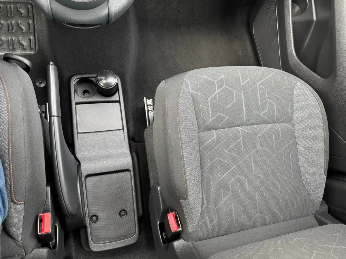 1.2 PureTech Allure,Parkeersensoren,cruisecontrol,Navigatie/bluetooth,trekhaak,