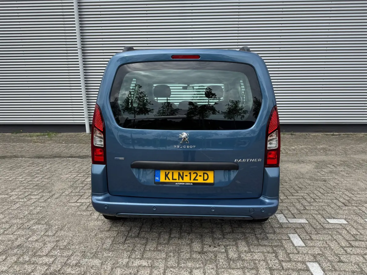 1.2 PureTech Allure,Parkeersensoren,cruisecontrol,Navigatie/bluetooth,trekhaak,