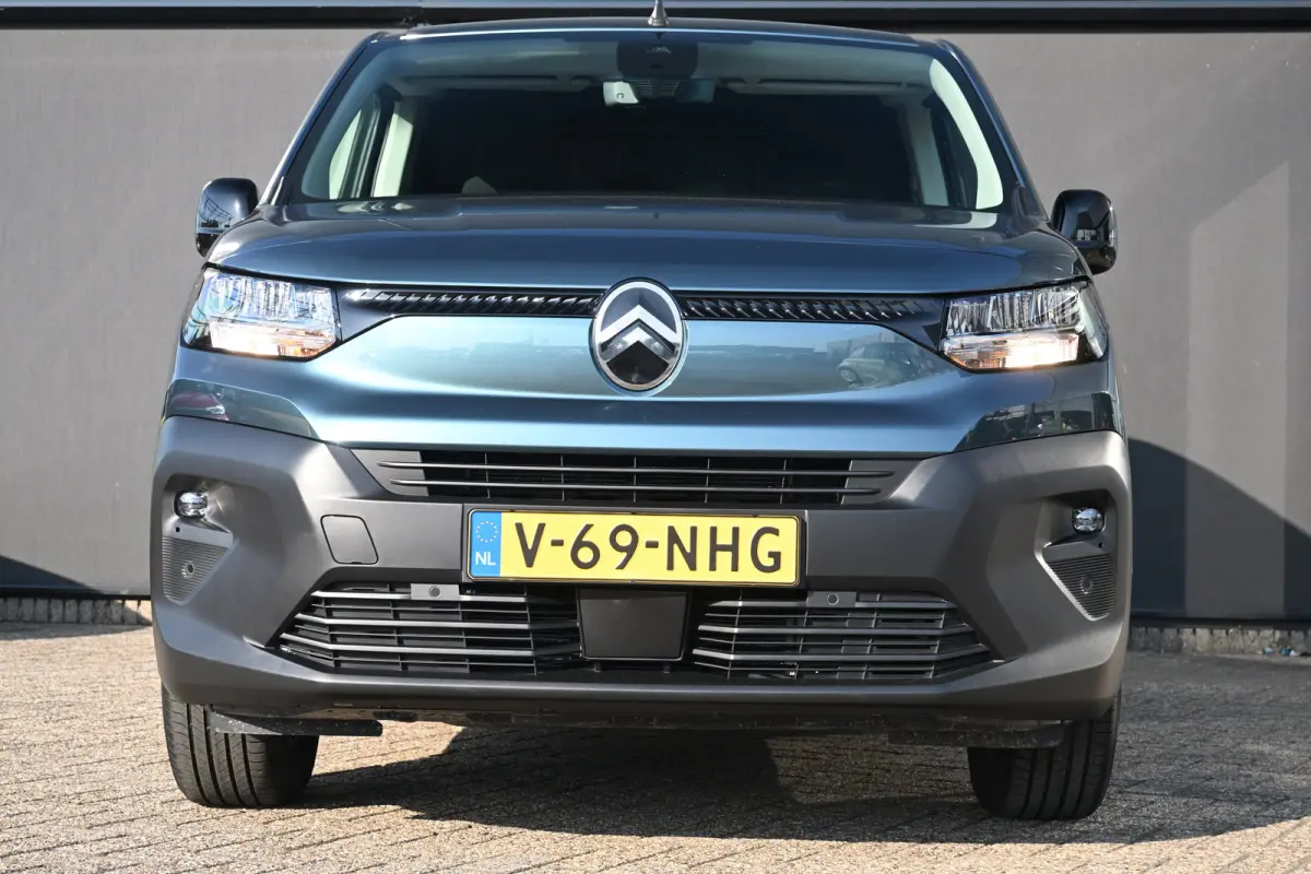 136 L1 50 kWh Tot 8 Jaar Garantie! 98% SOH | Betimmering | Full-LED | Adaptive Cruise | 16"LMV | Navigatie | Achteruitrijcamera | !!