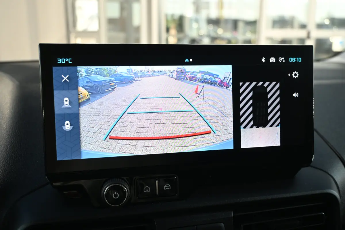 136 L1 50 kWh Tot 8 Jaar Garantie! 98% SOH | Betimmering | Full-LED | Adaptive Cruise | 16"LMV | Navigatie | Achteruitrijcamera | !!