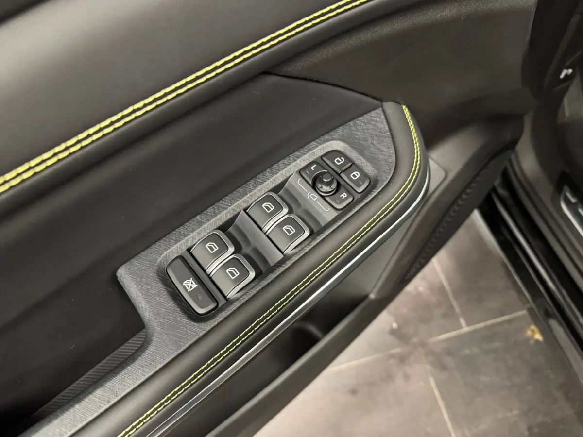 1.5 Core | Achteruitrijcamera | Alarmsysteem | Apple Carplay/Android Auto|telefoonintegratie premium