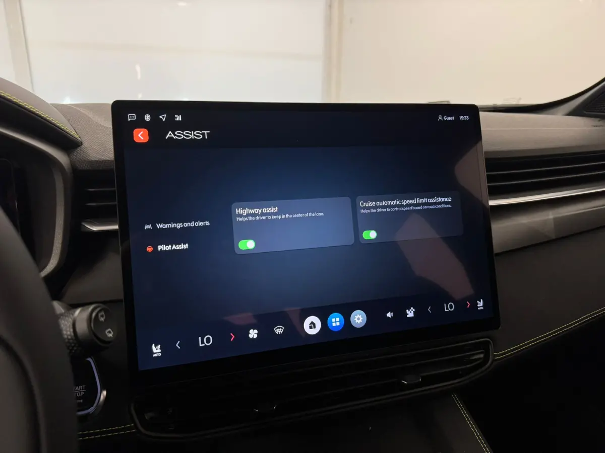1.5 Core | Achteruitrijcamera | Alarmsysteem | Apple Carplay/Android Auto|telefoonintegratie premium