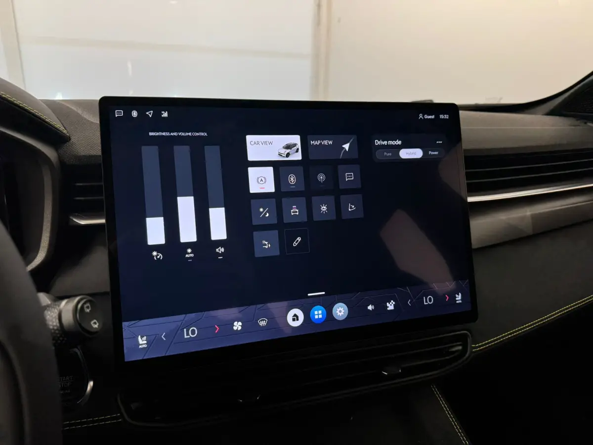 1.5 Core | Achteruitrijcamera | Alarmsysteem | Apple Carplay/Android Auto|telefoonintegratie premium