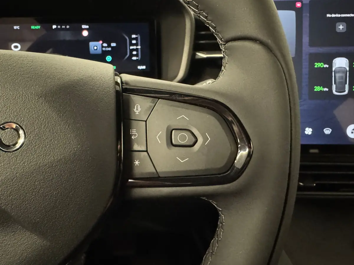 1.5 Core | Achteruitrijcamera | Alarmsysteem | Apple Carplay/Android Auto|telefoonintegratie premium