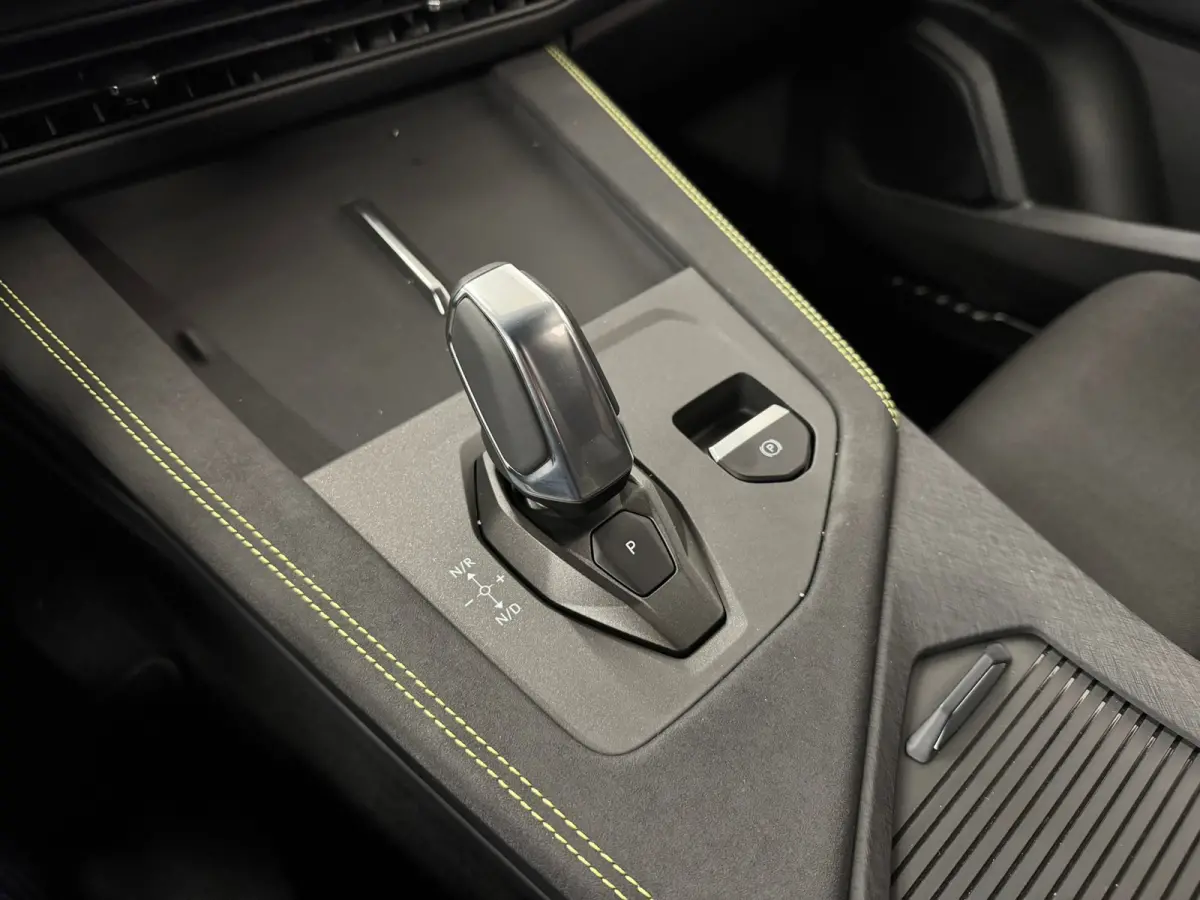 1.5 Core | Achteruitrijcamera | Alarmsysteem | Apple Carplay/Android Auto|telefoonintegratie premium