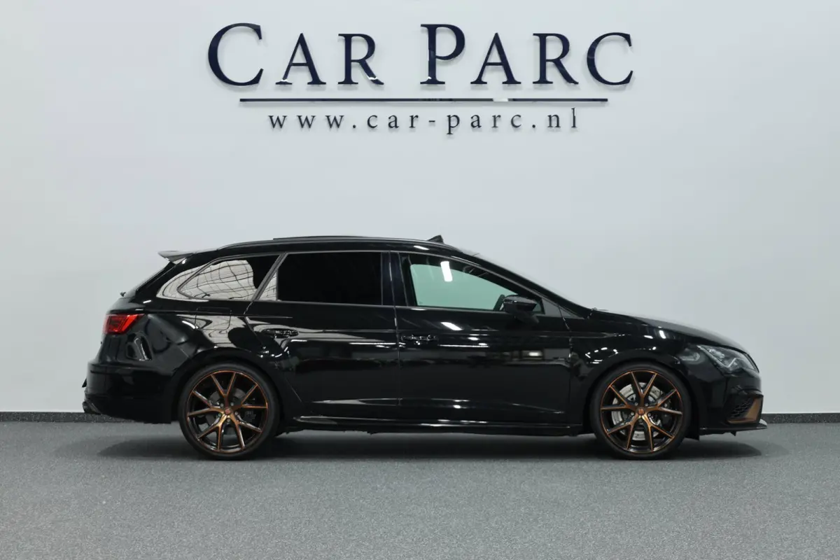 2.0 TSI 4DRIVE CUPRA R 300+PK LED/CARBON/VIRTUAL/SFEER/PANO/ALCANTARA+S.VERWARMING/19" LMV/CAM/ACC/12 MND GARANTIE!