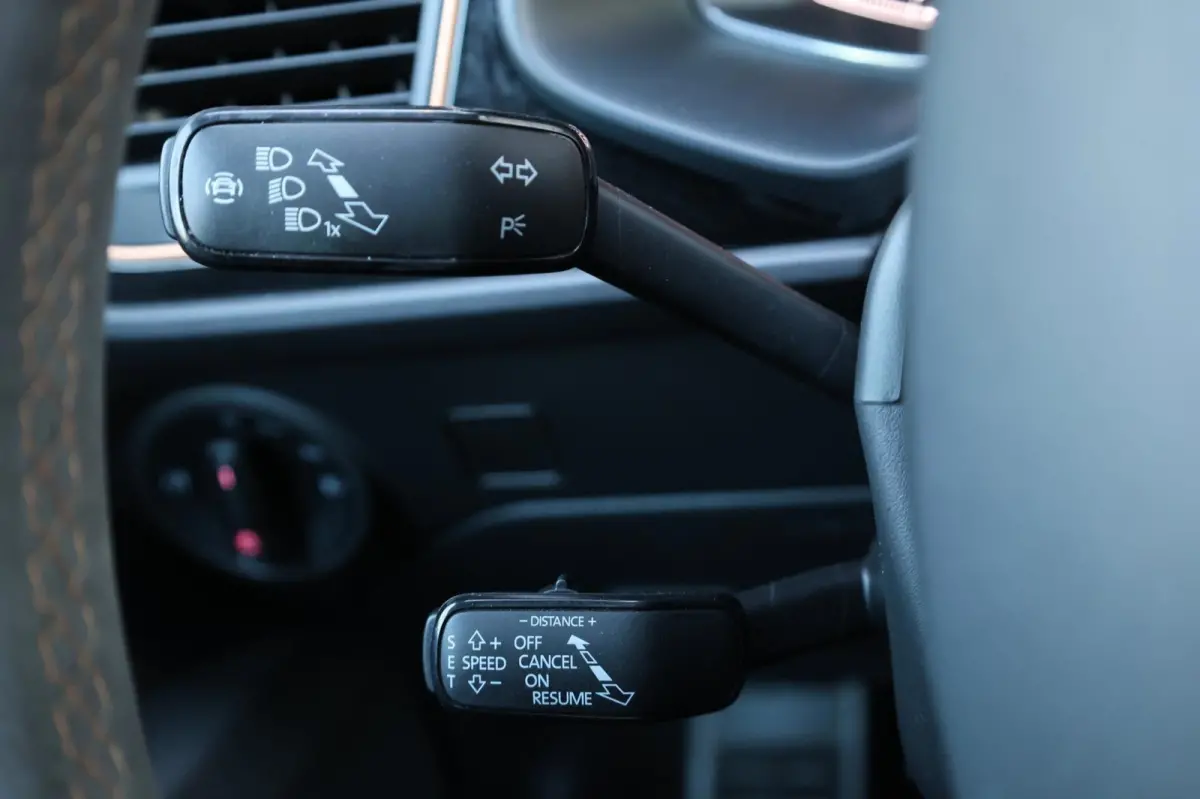 2.0 TSI 4DRIVE CUPRA R 300+PK LED/CARBON/VIRTUAL/SFEER/PANO/ALCANTARA+S.VERWARMING/19" LMV/CAM/ACC/12 MND GARANTIE!