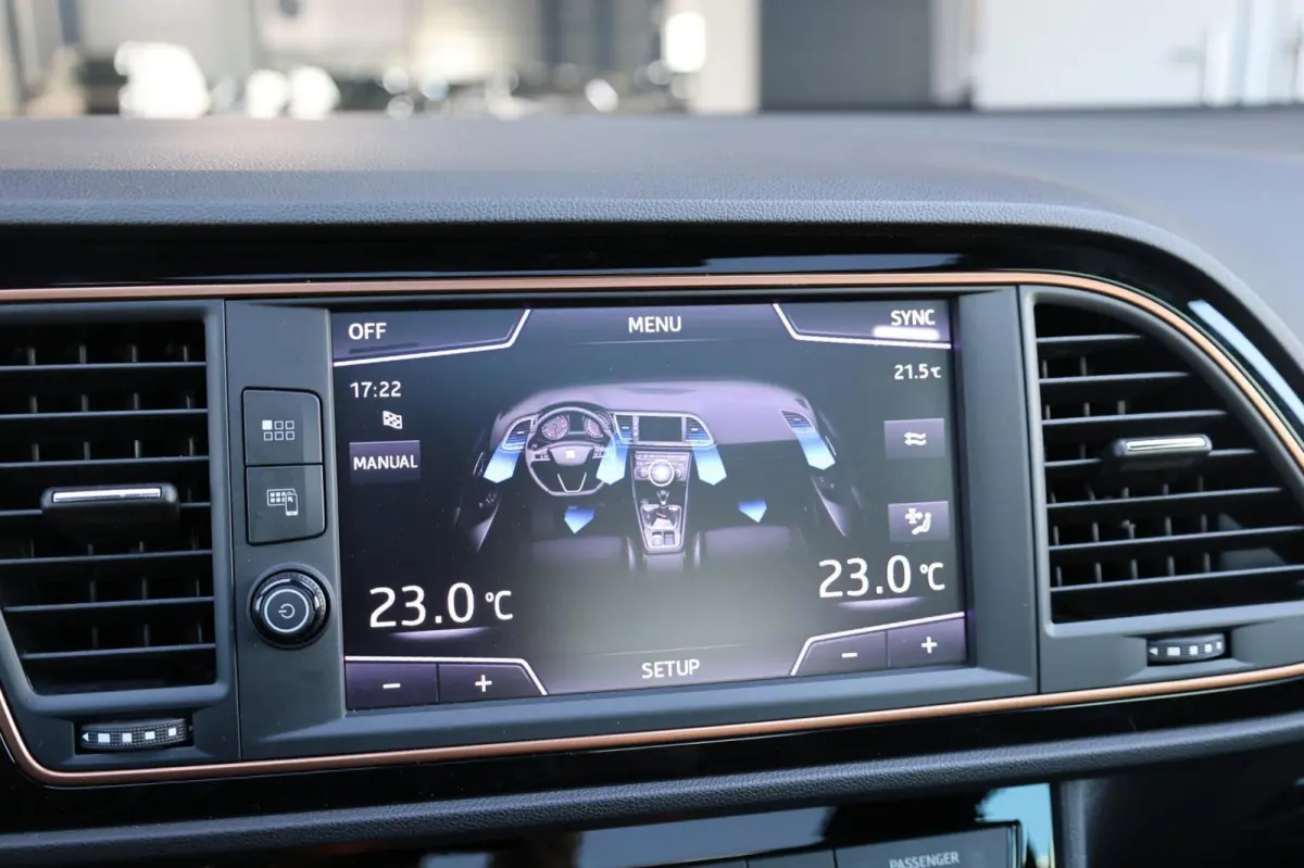 2.0 TSI 4DRIVE CUPRA R 300+PK LED/CARBON/VIRTUAL/SFEER/PANO/ALCANTARA+S.VERWARMING/19" LMV/CAM/ACC/12 MND GARANTIE!