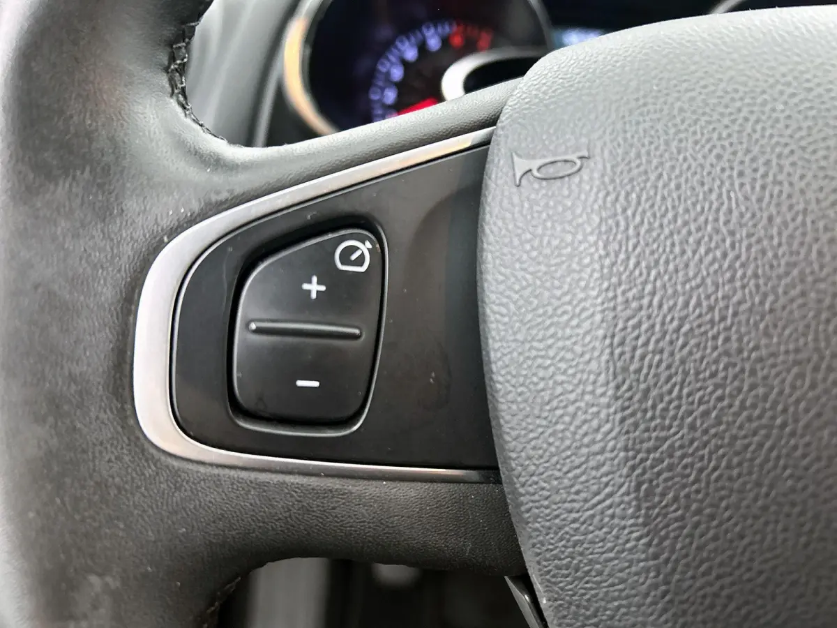 0.9 TCe Limited | Airconditioning | Cruise Control | Parkeersensoren |
