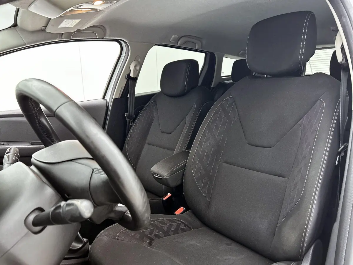 0.9 TCe Limited | Airconditioning | Cruise Control | Parkeersensoren |