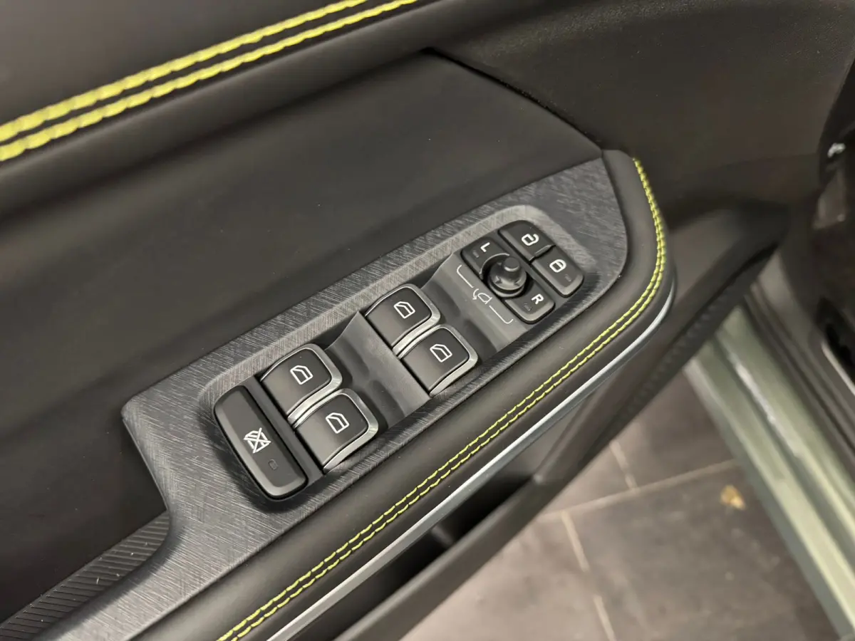 1.5 Core | Achteruitrijcamera | Alarmsysteem | Apple Carplay/Android Auto|telefoonintegratie premium