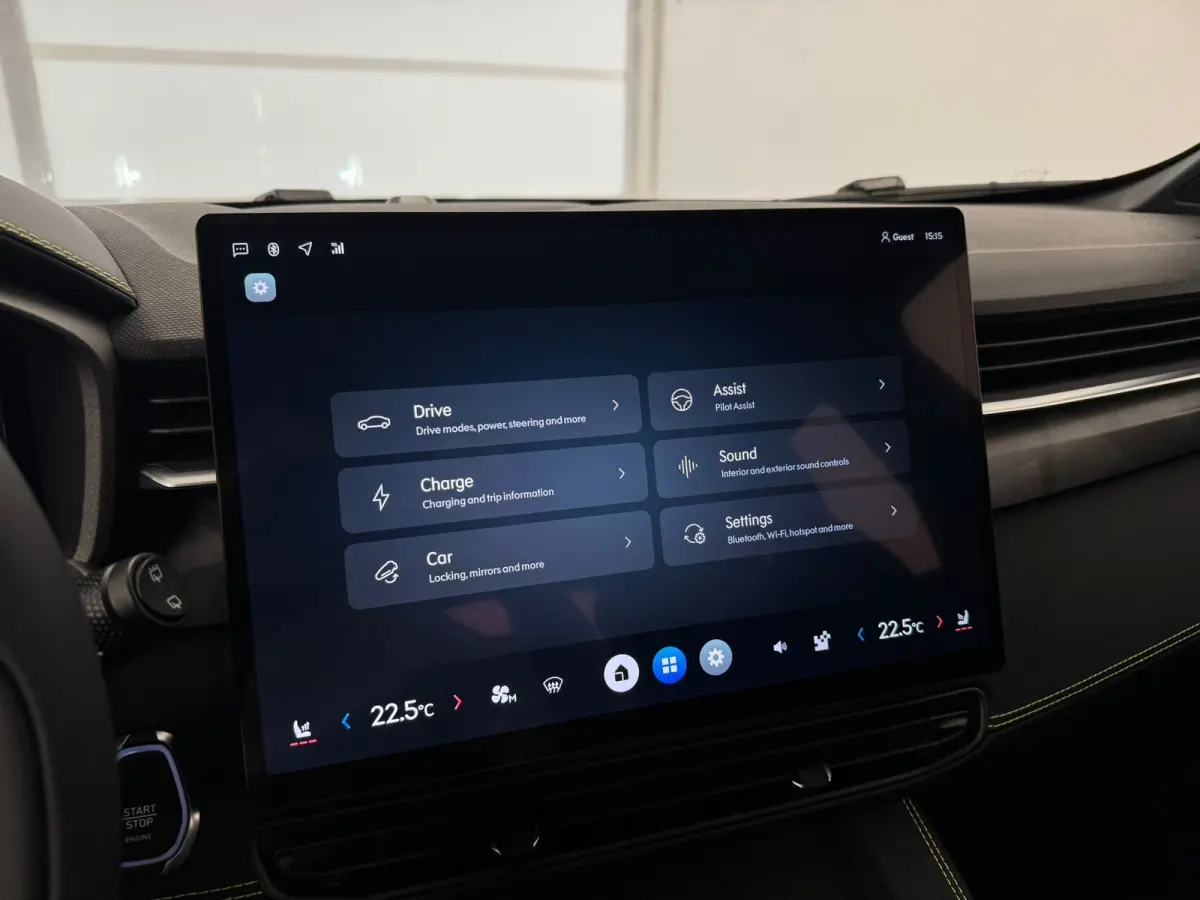 1.5 Core | Achteruitrijcamera | Alarmsysteem | Apple Carplay/Android Auto|telefoonintegratie premium