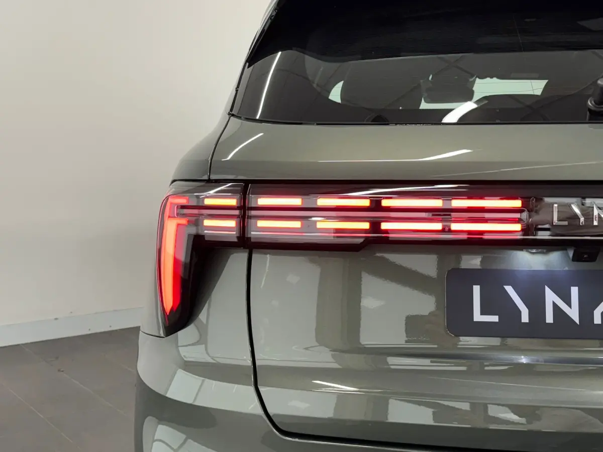 1.5 Core | Achteruitrijcamera | Alarmsysteem | Apple Carplay/Android Auto|telefoonintegratie premium
