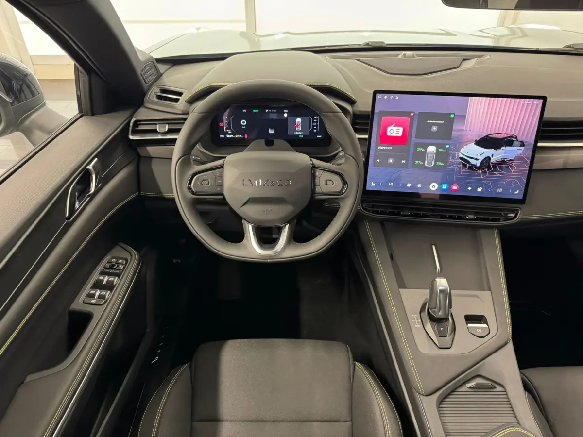 1.5 Core | Achteruitrijcamera | Alarmsysteem | Apple Carplay/Android Auto|telefoonintegratie premium
