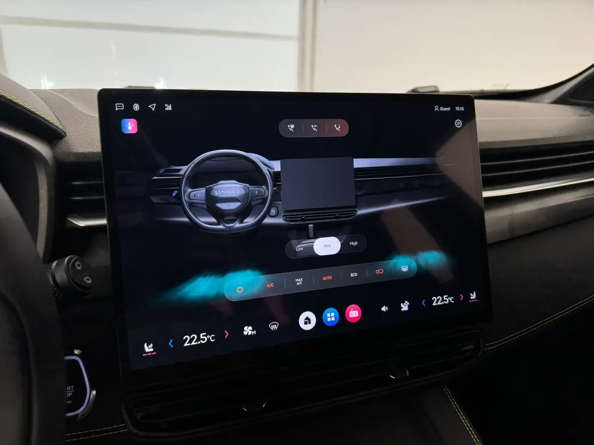 1.5 Core | Achteruitrijcamera | Alarmsysteem | Apple Carplay/Android Auto|telefoonintegratie premium