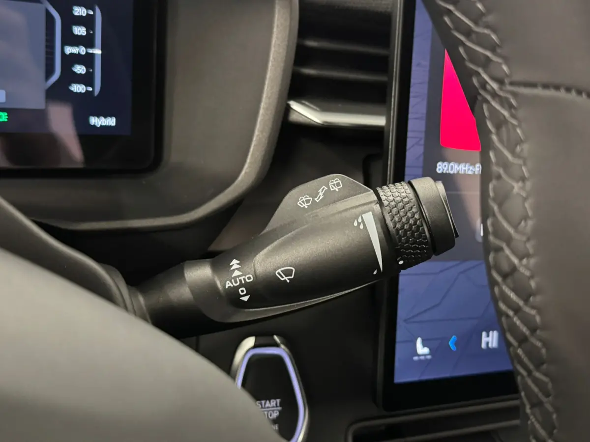 1.5 Core | Achteruitrijcamera | Alarmsysteem | Apple Carplay/Android Auto|telefoonintegratie premium