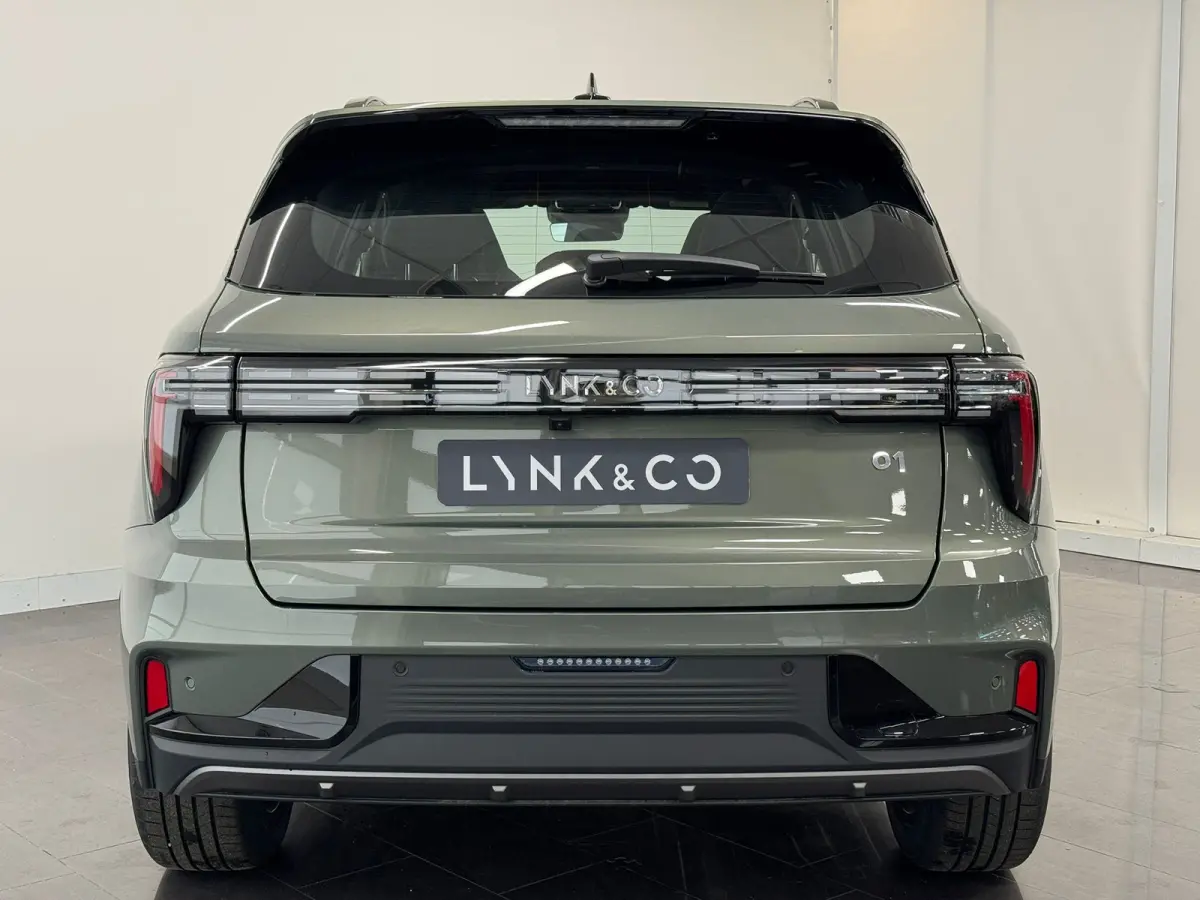 1.5 Core | Achteruitrijcamera | Alarmsysteem | Apple Carplay/Android Auto|telefoonintegratie premium