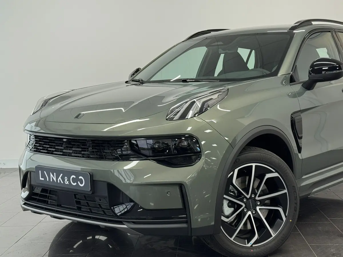 1.5 Core | Achteruitrijcamera | Alarmsysteem | Apple Carplay/Android Auto|telefoonintegratie premium