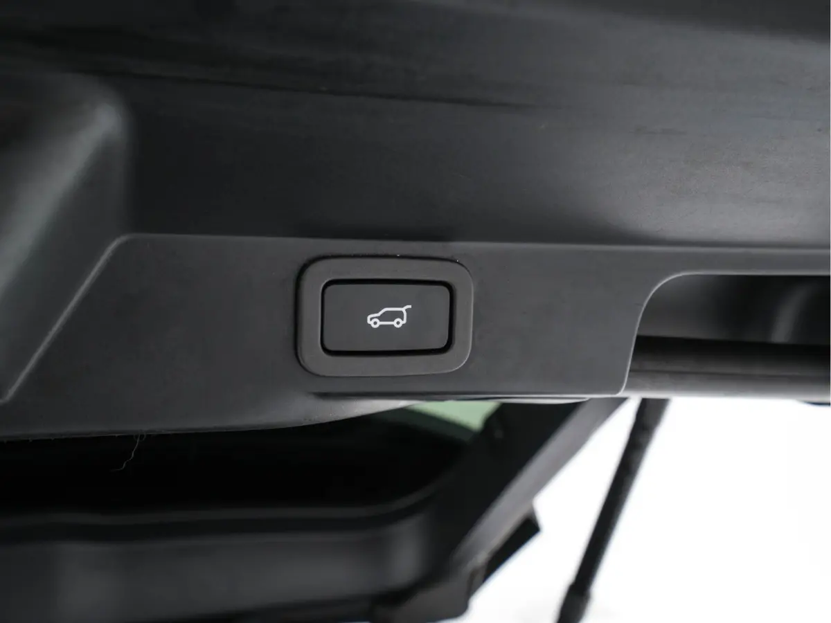 3.0 SDV6 HSE Dynamic Aut. *PANO | LEATHER | BI-XENON | NAVI-FULLMAP | CAMERA | KEYLESS | AIR-SUSPENSION | ECC | PDC | CRUISE | PRIVACY-GLASS | SHIFT-PADDLES | BREMBO-BRAKES | COMFORT-SEATS |