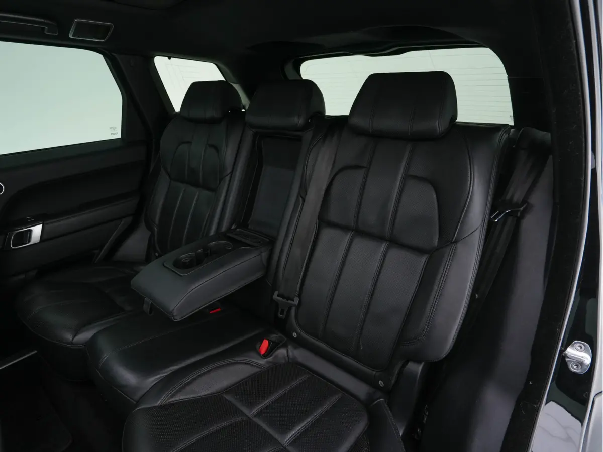 3.0 SDV6 HSE Dynamic Aut. *PANO | LEATHER | BI-XENON | NAVI-FULLMAP | CAMERA | KEYLESS | AIR-SUSPENSION | ECC | PDC | CRUISE | PRIVACY-GLASS | SHIFT-PADDLES | BREMBO-BRAKES | COMFORT-SEATS |
