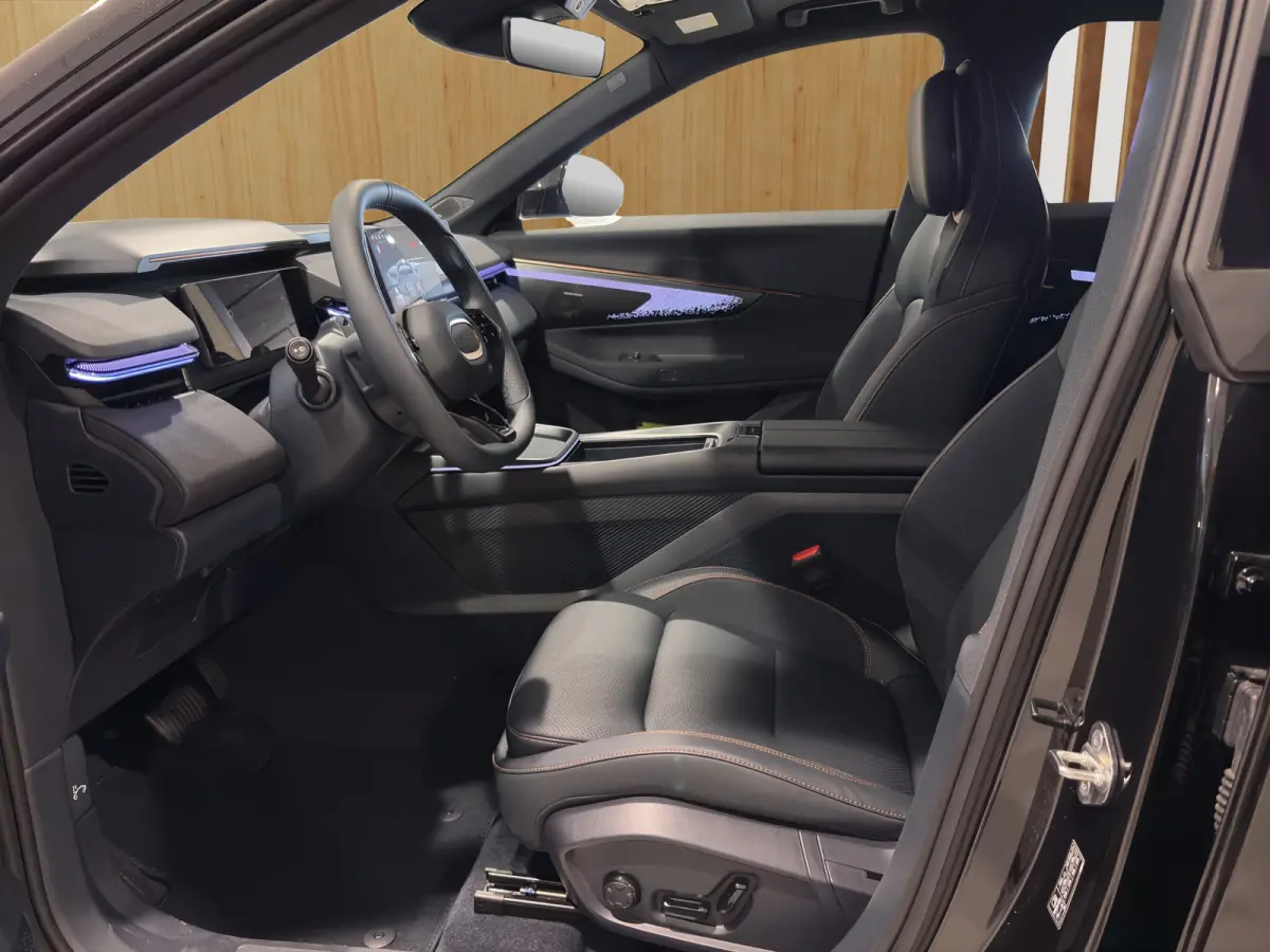 1.5 T PHEV 257 KW More | BLIS | Harman Kardon | Stoel Massage + Ventilatie |  360 Camera | Panoramadak | Stoel + stuur verwarming |