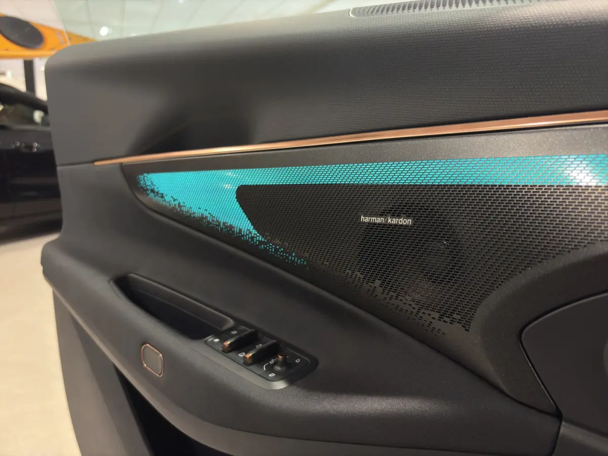 1.5 T PHEV 257 KW More | BLIS | Harman Kardon | Stoel Massage + Ventilatie |  360 Camera | Panoramadak | Stoel + stuur verwarming |